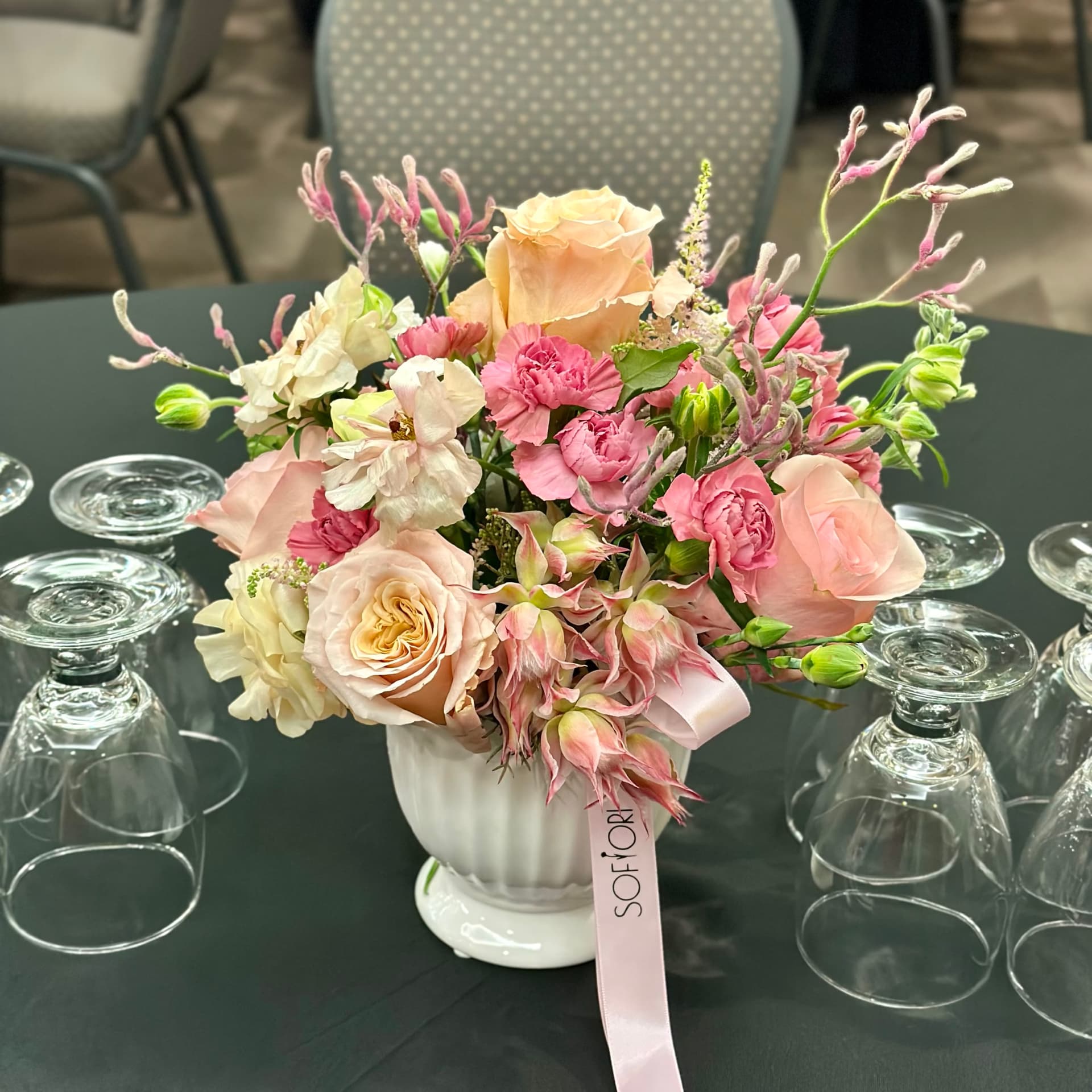 Table pink centrepiece