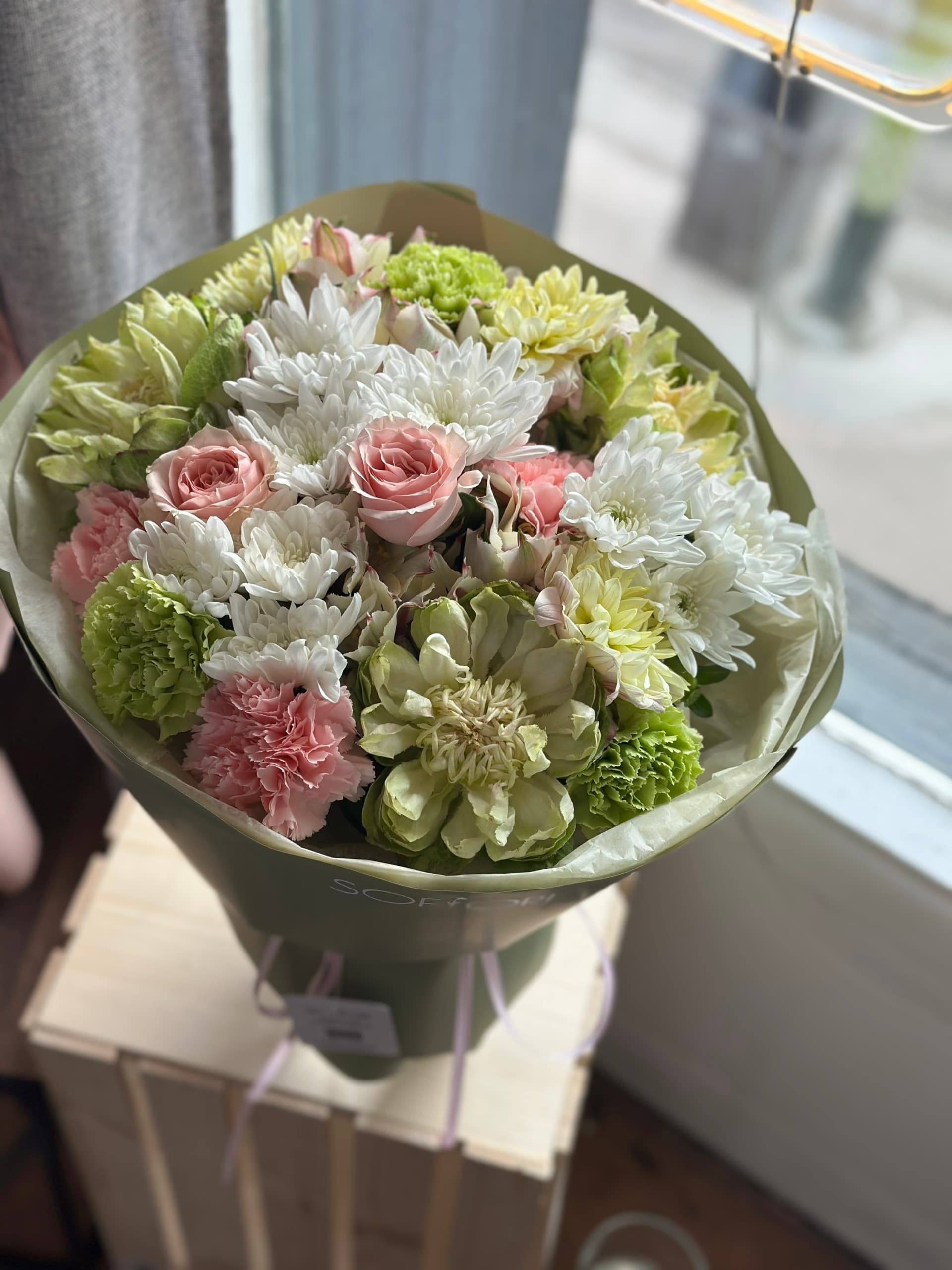 Lime roses