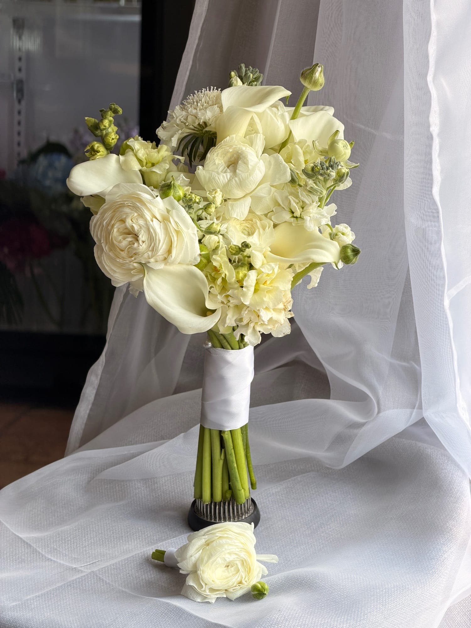Ranunculus and Calla lilies — roses and carnations, Sofiori Calgary