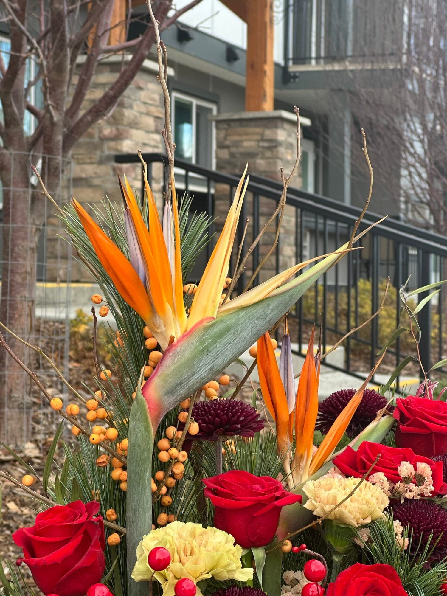 Arrangement with Roses — photo 2