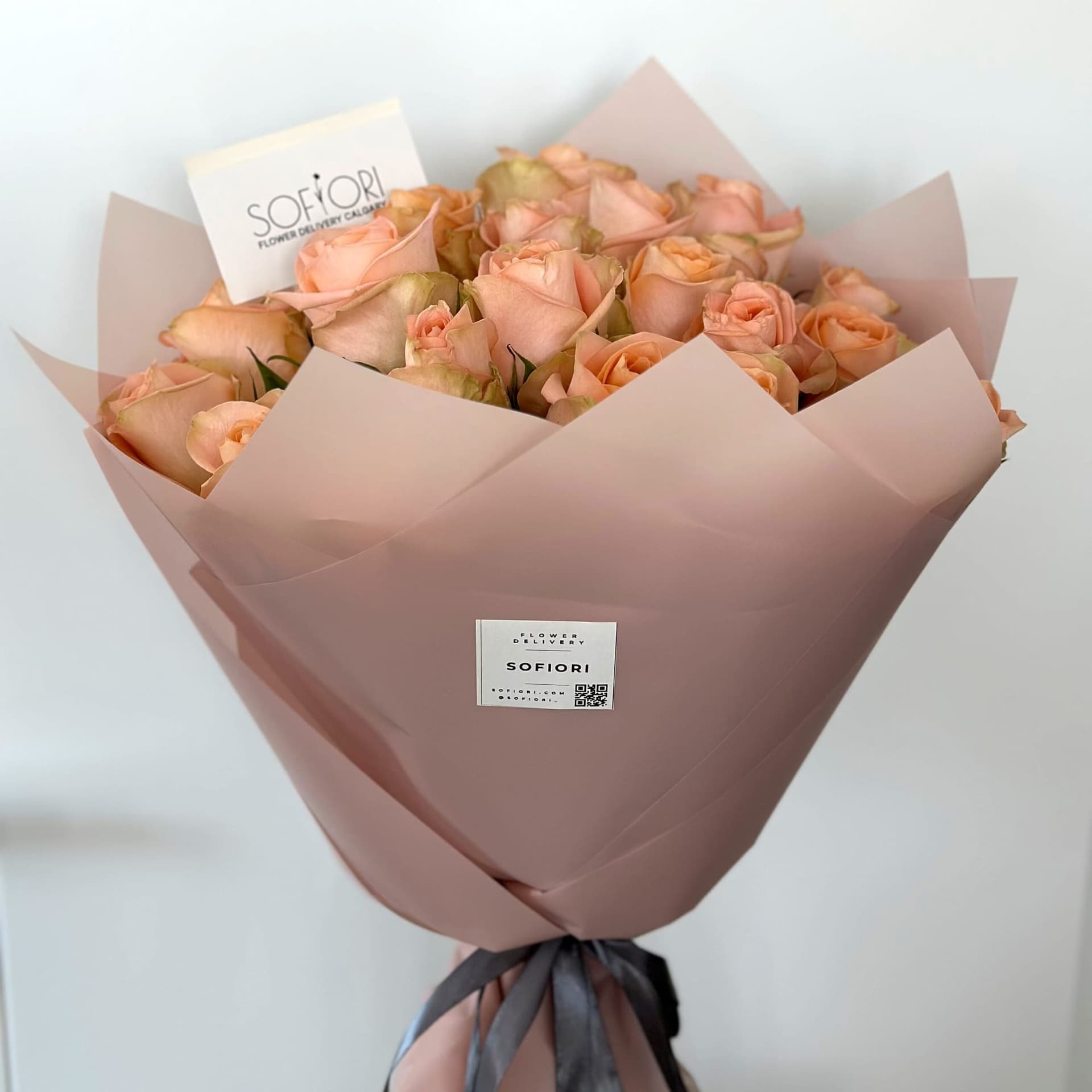 24 Peach Tiffany Roses — photo 3
