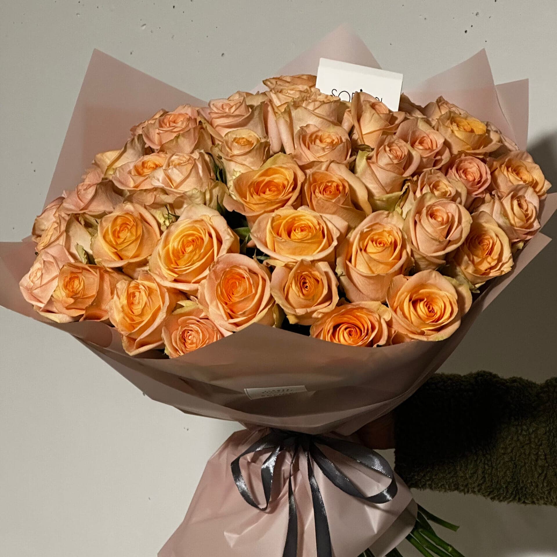 50 Peach Tiffany Roses — photo 3