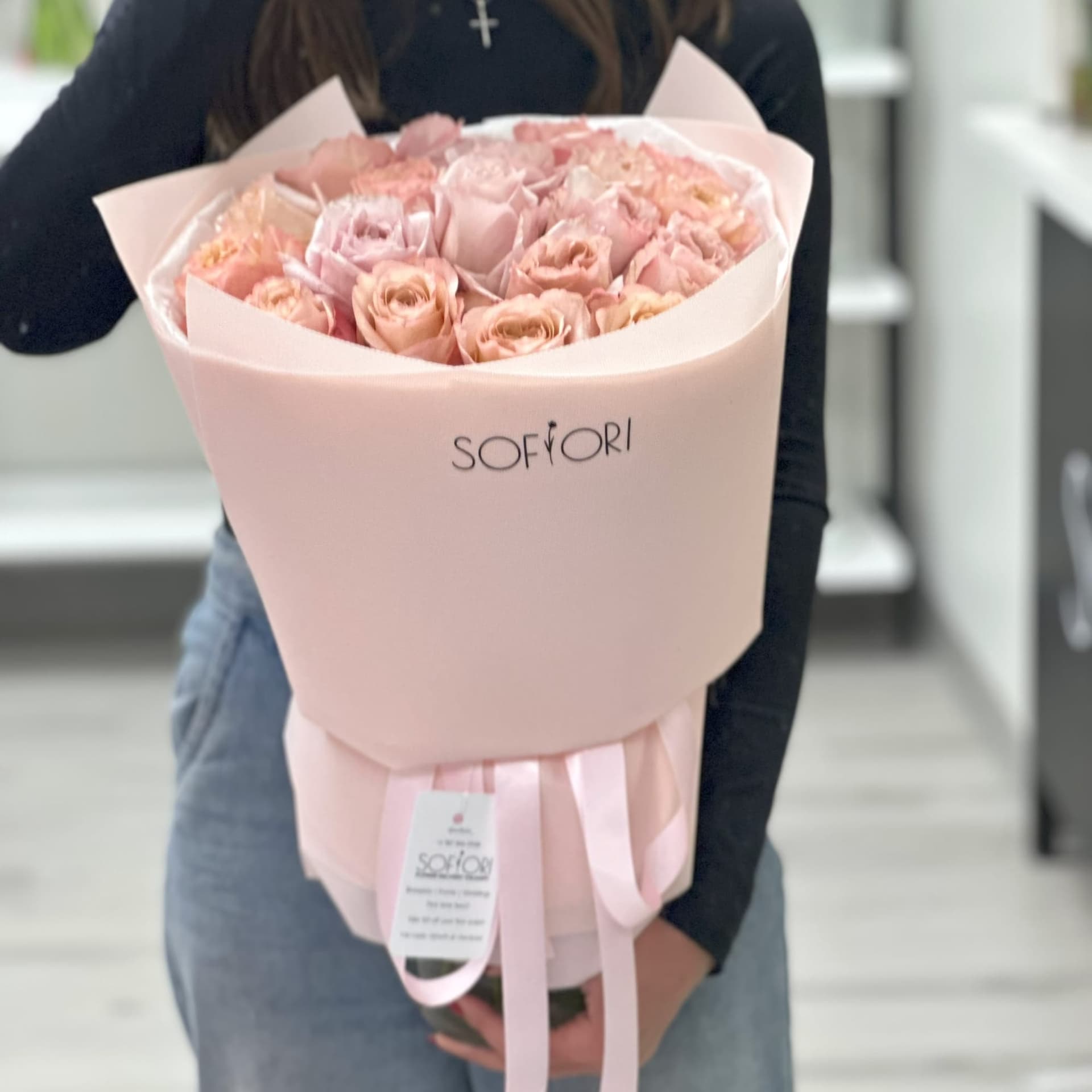24 Cream Roses — photo 3