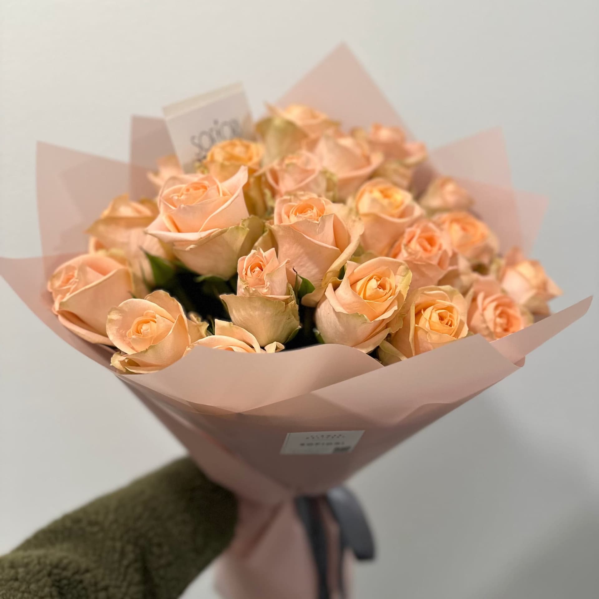 24 Peach Tiffany Roses — photo 4