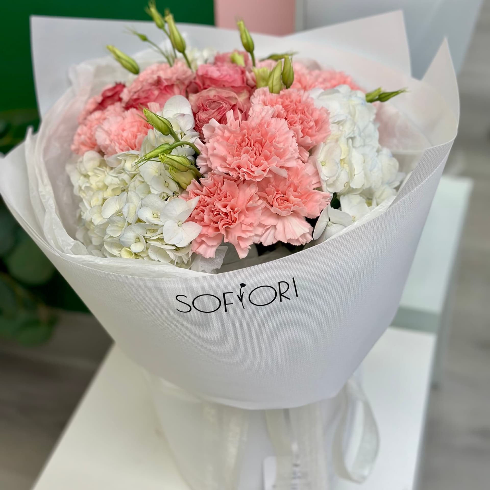 Hydrangeas & Lisianthus — photo 2