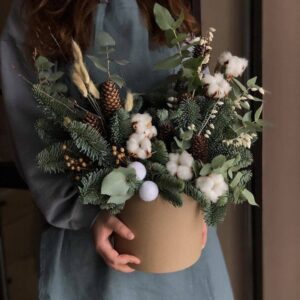 Winter Wonderland Bouquet: A Festive Decor Piece